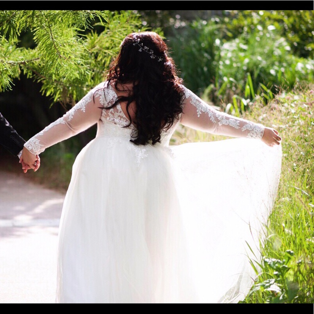 Size 22 David’s Bridal wedding dress